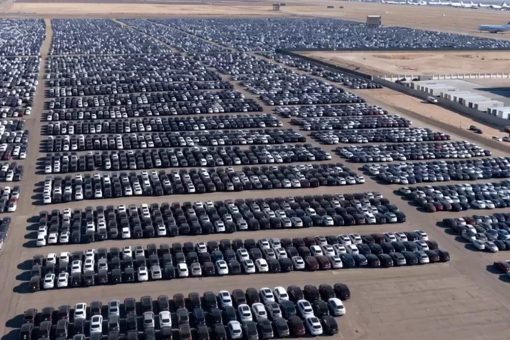 Mohave səhrasında 350 000 Volkswagen və Audi niyə saxlanılır?